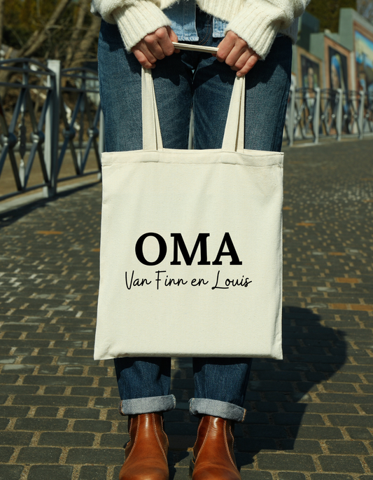 Katoenen Tas met Namen – “OMA van…” Personaliseerbaar Cadeau